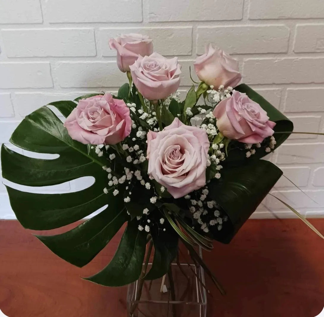 6 roses rose