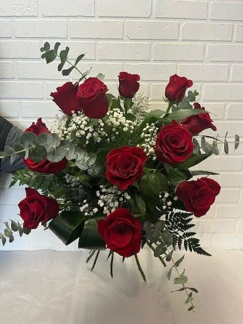 12 Roses Eucalyptus