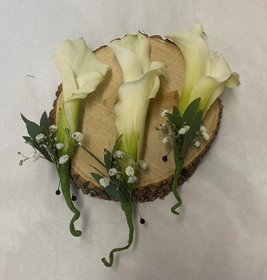 30.00$ BOUTONNIERE LYS CALLA