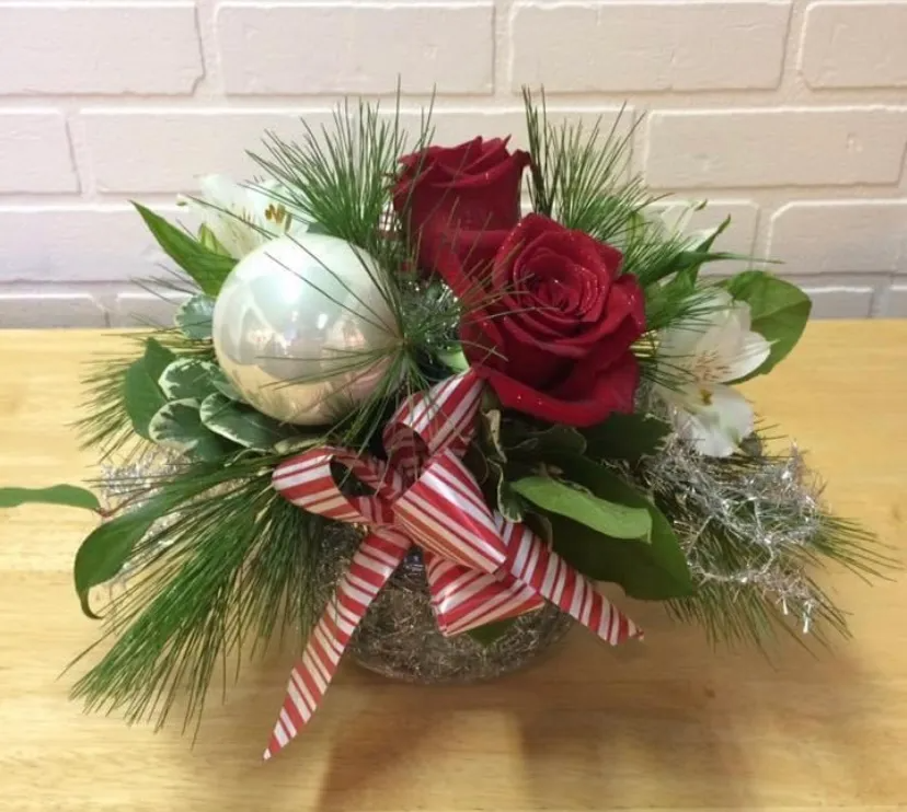 The Festive Table Centerpiece